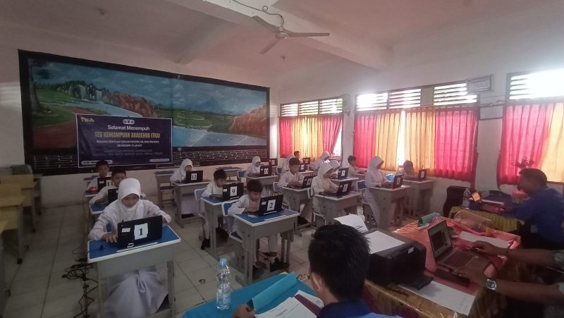 module: a; 
hw-remosaic: 0; 
touch: (-1.0, -1.0); 
modeInfo: ; 
sceneMode: Night; 
cct_value: 5208; 
AI_Scene: (-1, -1); 
aec_lux: 68.0; 
hist255: 0.0; 
hist252~255: 0.0; 
hist0~15: 0.0;